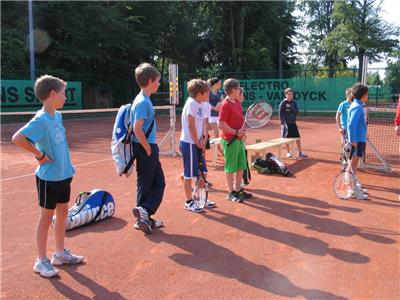 Uitleg op de tennisbaan