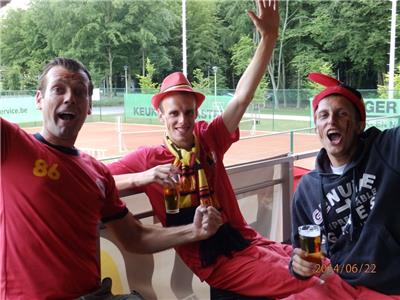 Kijken naar België - Rusland bij taverne Hemelrijck